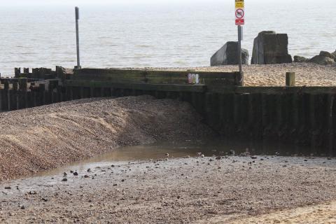 Image of oil lumps on North Beach
